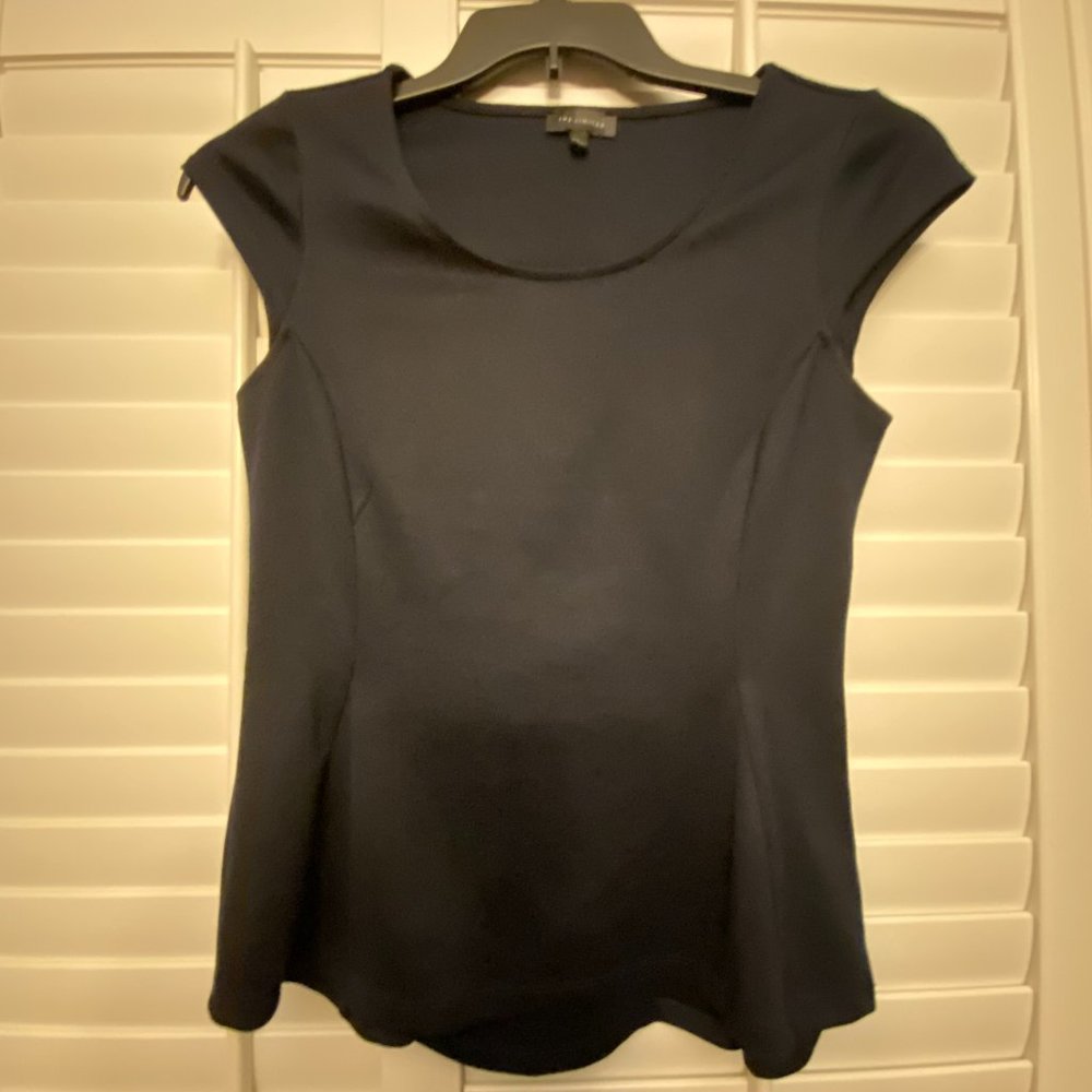 White/Black short sleeve top, size small